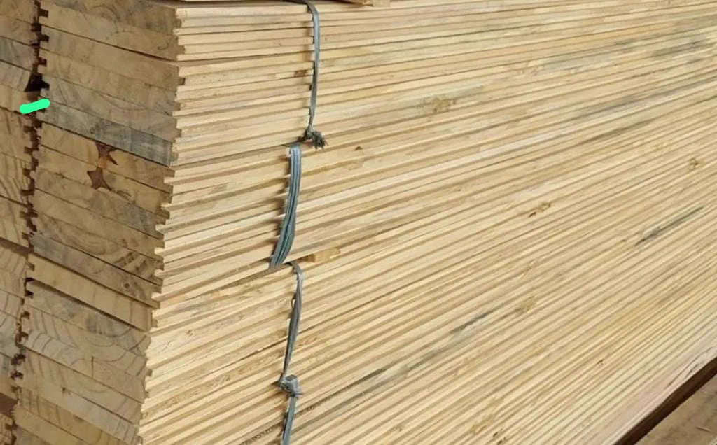 Assoalho de pinus tratado