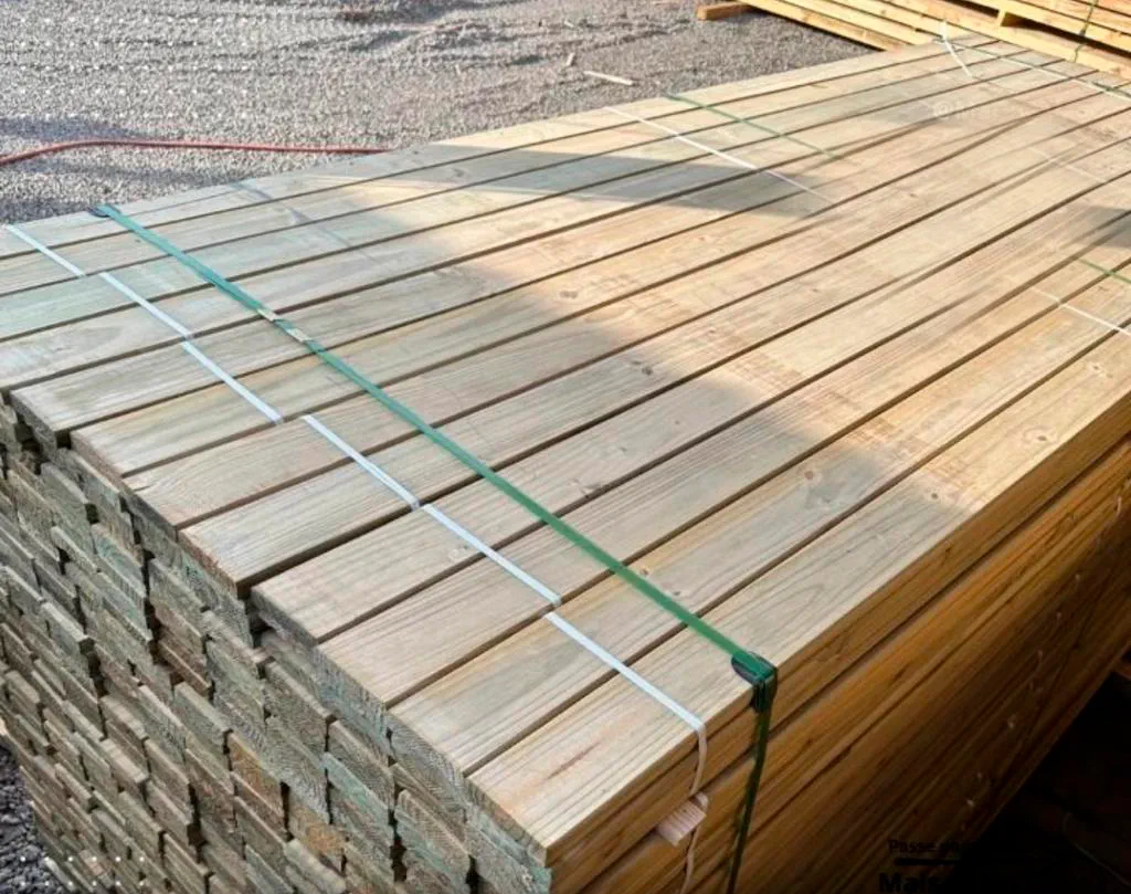 Deck de pinus tratado executado pela Primus Brasil